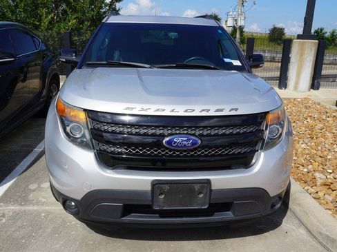 Used 2015 Ford Explorer Sport w/ Equipment Group 401A AWD/4WD image 2