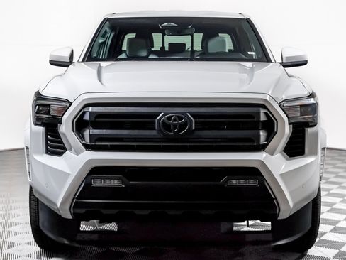 Used 2026 Toyota Tacoma SR5 AWD/4WD image 8