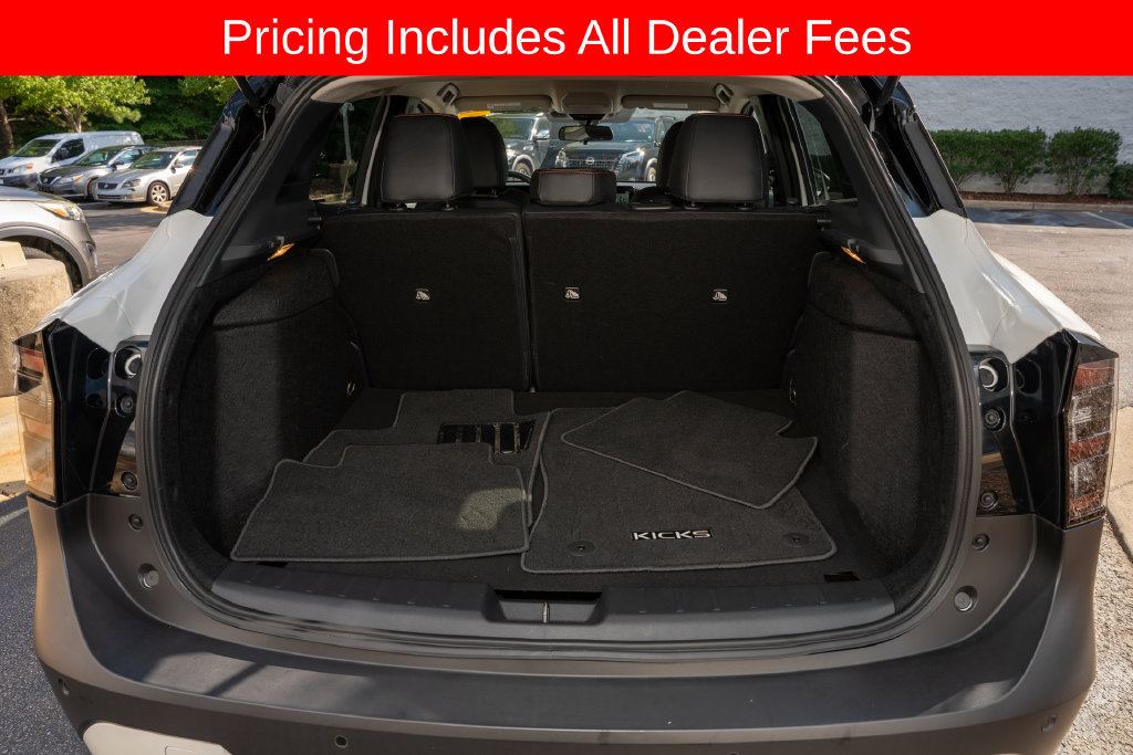 Used 2025 Nissan Kicks SR AWD/4WD image 5