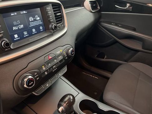Used 2018 Kia Sorento LX w/ LX V6 Convenience Package image 34