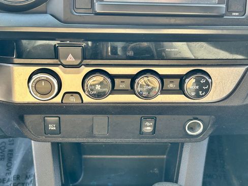 Used 2018 Toyota Tacoma SR image 21