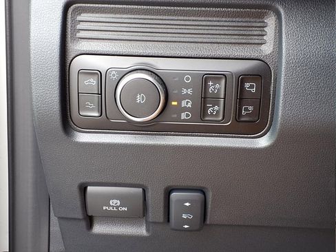 New 2025 Ford F450 Platinum image 17