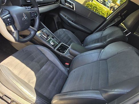 Used 2023 Mitsubishi Outlander SE FWD image 5