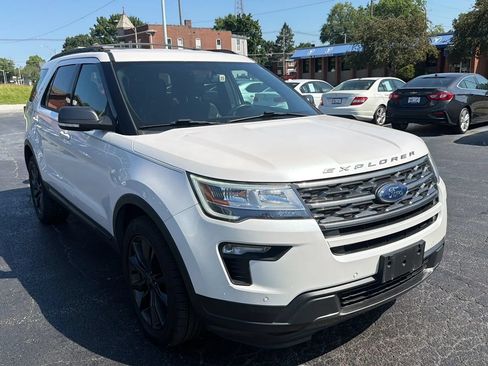 Used 2019 Ford Explorer XLT w/ Equipment Group 202A AWD/4WD image 3