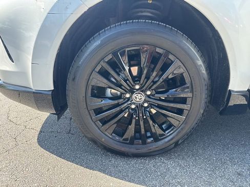 Used 2024 Toyota Venza Nightshade AWD/4WD image 43