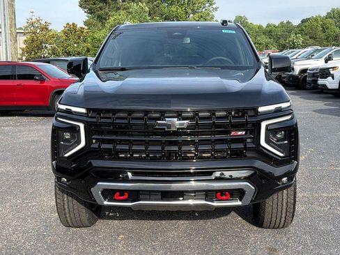 New 2026 Chevrolet Suburban Z71 w/ Comfort Package AWD/4WD image 2