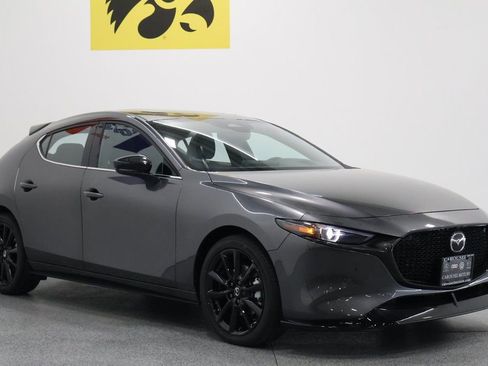 New 2025 MAZDA MAZDA3 Hatchback w/Premium Plus Pkg image 6