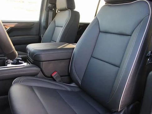 New 2026 GMC Yukon XL Elevation w/ LPO, Floor Liner Package image 10