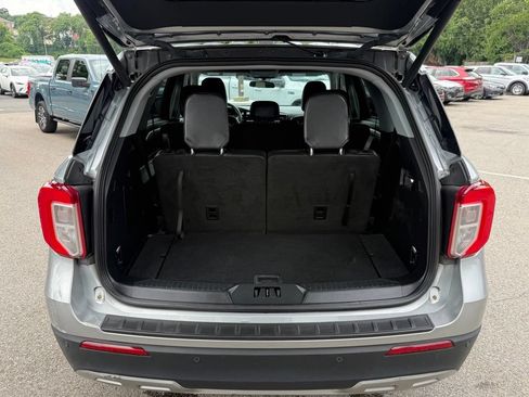 Used 2023 Ford Explorer XLT w/ Equipment Group 202A AWD/4WD image 28