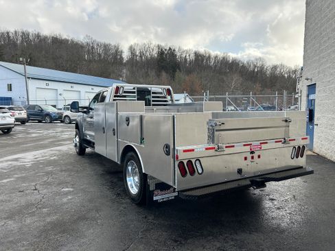 New 2026 Ford F550 4x4 Supercab Super Duty w/ XLT Value Package image 9