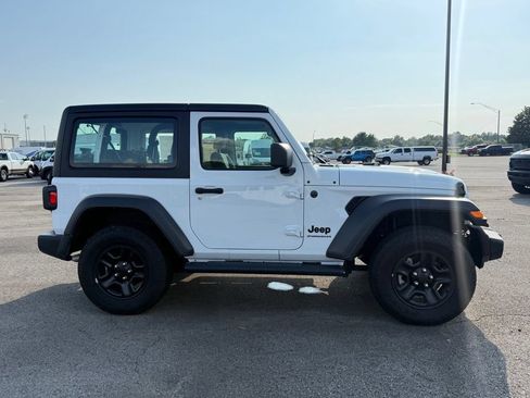 Used 2024 Jeep Wrangler Sport AWD/4WD image 9