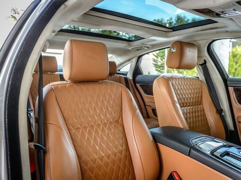 Used 2017 Jaguar XJ L Portfolio image 40