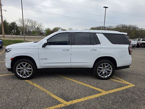 Used 2024 Chevrolet Tahoe High Country AWD/4WD image 2