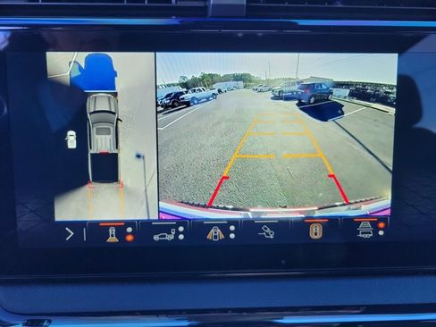 Used 2024 GMC Sierra 1500 AT4 w/ Technology Package image 19