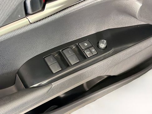 Used 2026 Toyota Camry SE FWD image 15