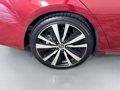Used 2019 Nissan Altima 2.5 Platinum FWD image 32