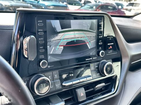 Used 2021 Toyota Highlander XLE image 26