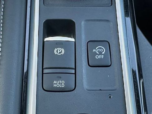Certified 2025 Nissan Pathfinder SV AWD/4WD image 35