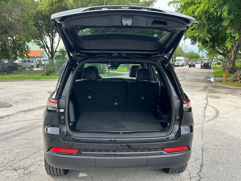 Certified 2024 Jeep Grand Cherokee Limited w/ Black Appearance Package image 43