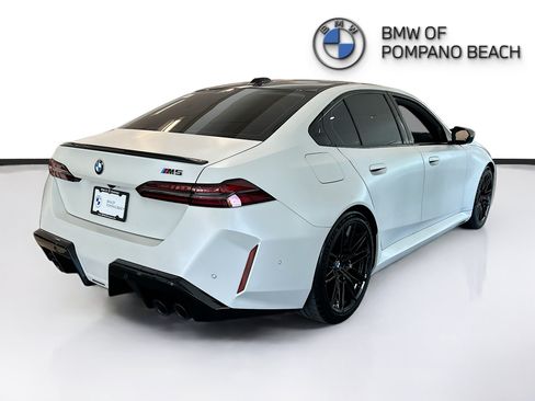 Used 2026 BMW M5 w/ Carbon Package AWD/4WD image 7