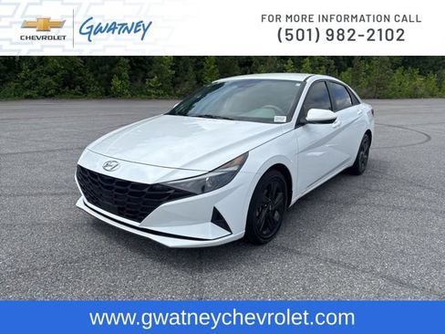 Used 2022 Hyundai Elantra SEL w/ Convenience Package FWD image 1