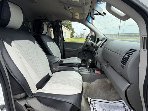 Used 2018 Nissan Frontier S RWD image 16