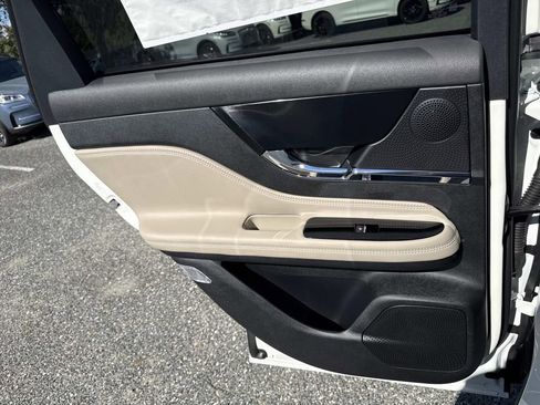 New 2026 Lincoln Corsair Premiere image 13