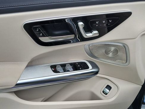 Used 2024 Mercedes-Benz CLE 450 4MATIC Cabriolet image 16