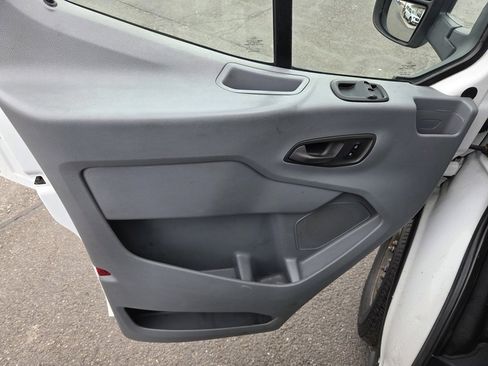 Used 2017 Ford Transit Connect XLT image 9