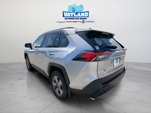 Used 2024 Toyota RAV4 XLE w/ Convenience Package image 10