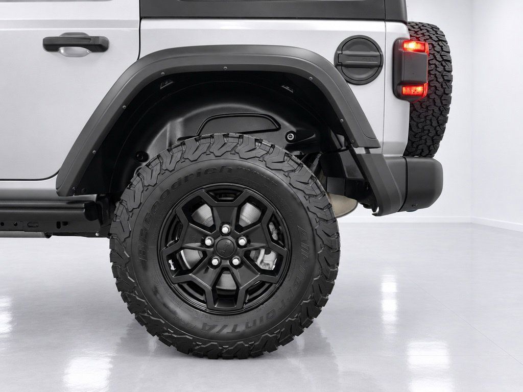 Used 2023 Jeep Wrangler Unlimited Rubicon 4xe AWD/4WD image 11