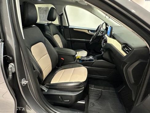 Used 2021 Ford Escape Titanium w/ Titanium Elite Package AWD/4WD image 9