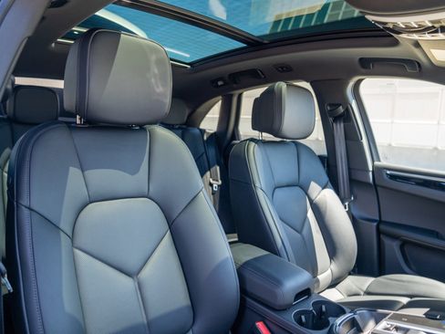 Certified 2026 Porsche Macan AWD/4WD image 26