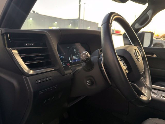 Used 2024 Lexus GX 550 w/ Accessory Package (Z1) AWD/4WD image 14