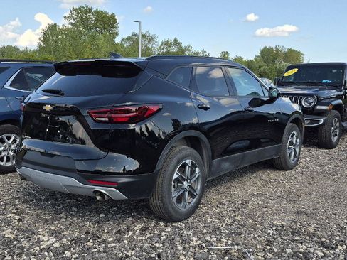 Used 2025 Chevrolet Blazer LT w/ Convenience Package FWD image 3