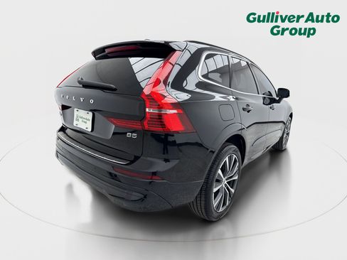 Used 2022 Volvo XC60 B5 Momentum w/ Protection Package Premier image 8