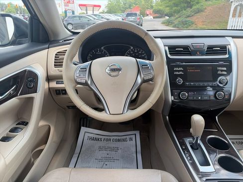 Used 2013 Nissan Altima 2.5 SL FWD image 14