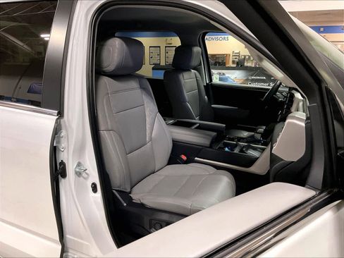 Used 2024 Toyota Tundra Limited image 11