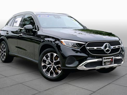 Used 2025 Mercedes-Benz GLC 350e 4MATIC image 3