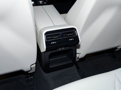 New 2025 BMW 530i xDrive 530i xDrive image 36