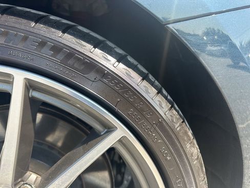 Used 2025 Genesis G70 2.5T image 31