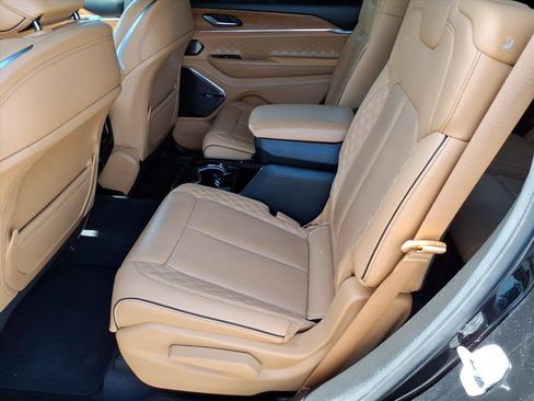 Used 2022 Jeep Grand Cherokee L Summit AWD/4WD image 13
