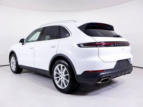 Used 2024 Porsche Cayenne image 3