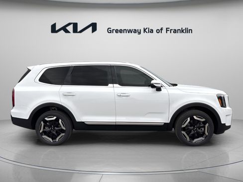 New 2025 Kia Telluride S image 8
