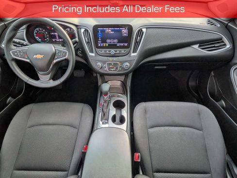 Used 2025 Chevrolet Malibu RS FWD image 14
