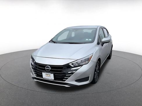 Used 2025 Nissan Versa SV FWD image 5