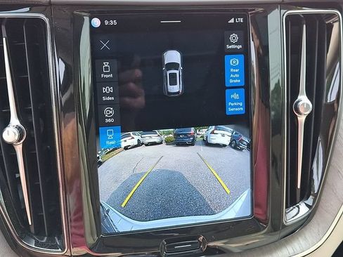 Certified 2023 Volvo XC60 T8 Ultimate w/ Climate Package AWD/4WD image 20