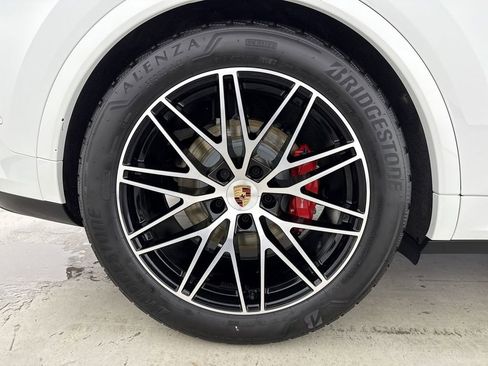 Certified 2025 Porsche Cayenne S image 16