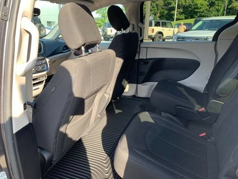 Used 2023 Chrysler Voyager LX FWD image 20