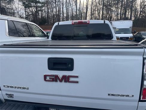 Used 2019 GMC Canyon Denali image 3